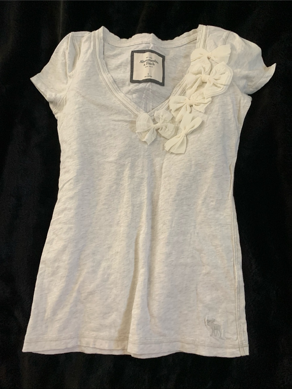Abercrombie & Fitch Cream Short-Sleeve V-Neck Tee with Floral Trim